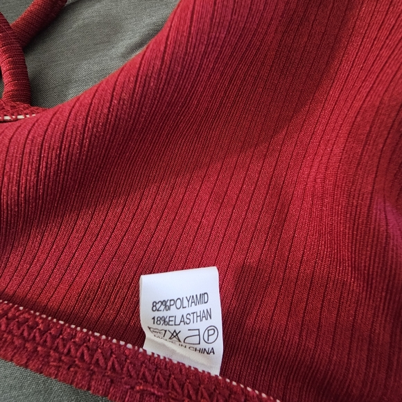 Red two piece - Picture 4 of 5